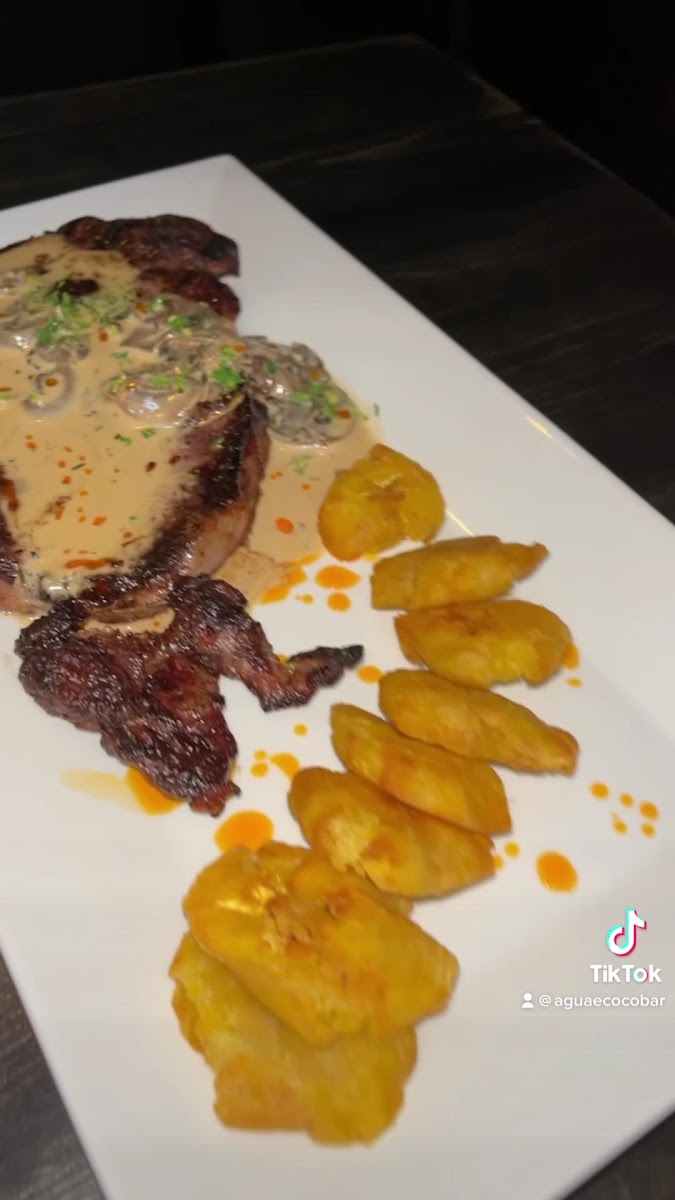 Agua É Coco Bar & Grill-2